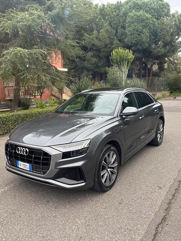Usata Audi Q8 S-Line 285 CV (209 kW) 2019 Grigio SUV