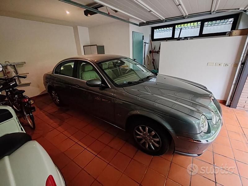 Usata Jaguar S-Type S 200 CV (147 kW) 2004 Grigio Berlina