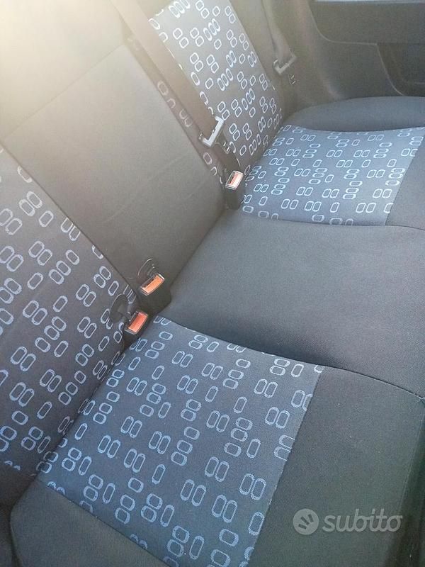 Usata Ford Fiesta 2004 Blu Utilitaria