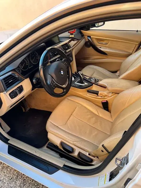 Usata BMW 330 Luxury Line 258 CV (189 kW) 2013 Bianco Berlina