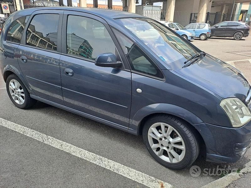 Usata Opel Meriva 101 CV (74 kW) 2007 Blu Monovolume