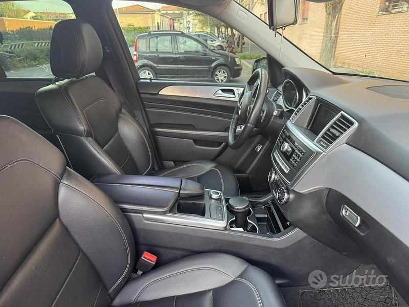 Käytetty Mercedes ML250 204 HP (150 kW) 2013 Musta Katumaasturi
