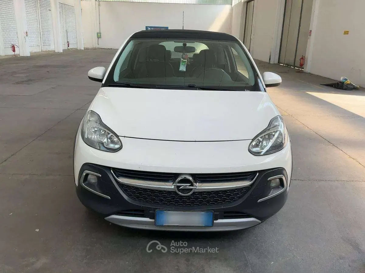 Usata Opel Adam Rocks 69 CV (50 kW) 2015 Bianco Utilitaria