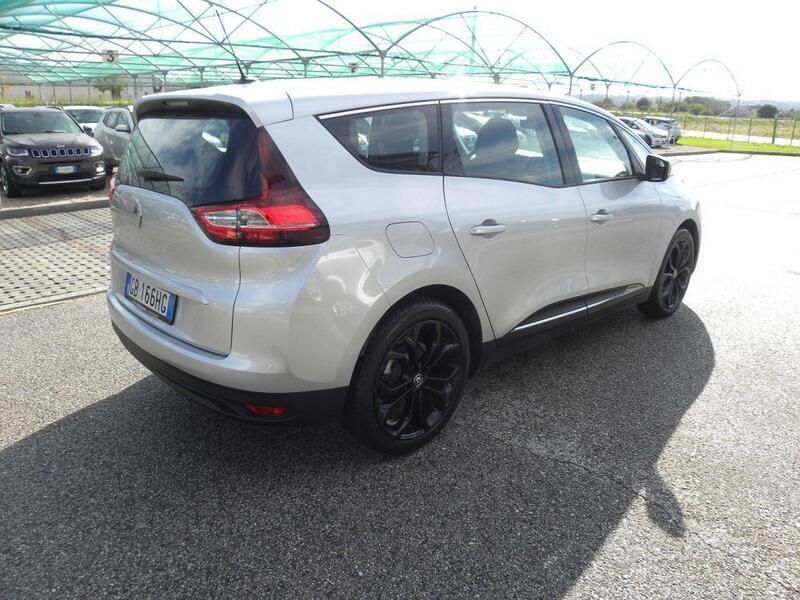 Usata Renault Grand Scénic IV Business 120 CV (88 kW) 2020 Argento Monovolume