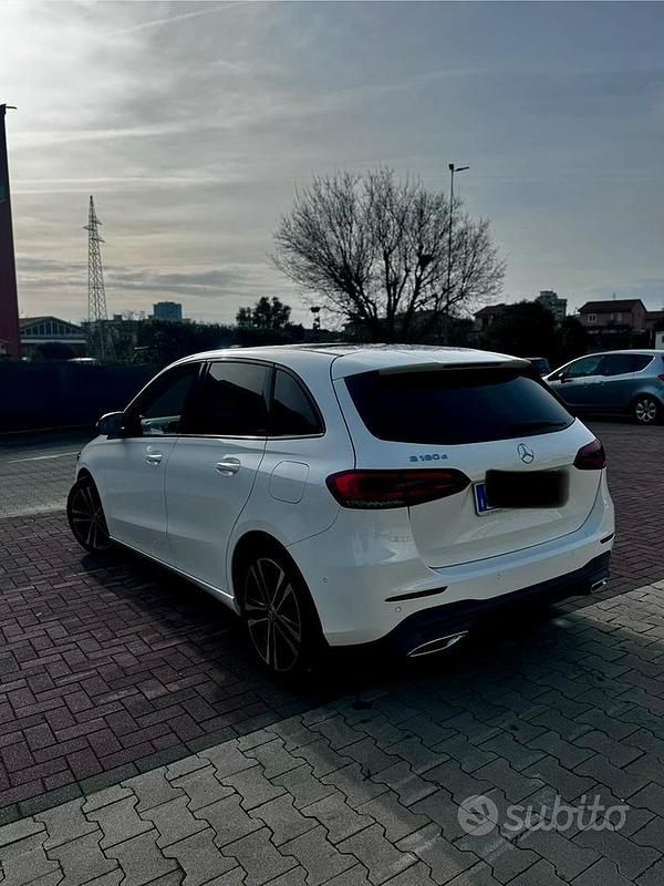 Usata Mercedes B180 Business 116 CV (85 kW) 2019 Bianco Monovolume