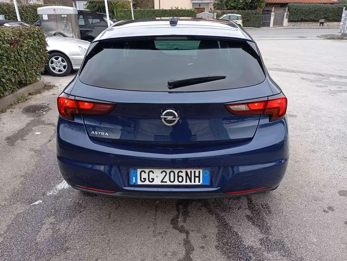 Usata Opel Astra Business Elegance 122 CV (89 kW) 2021 Blu/azzurro Berlina