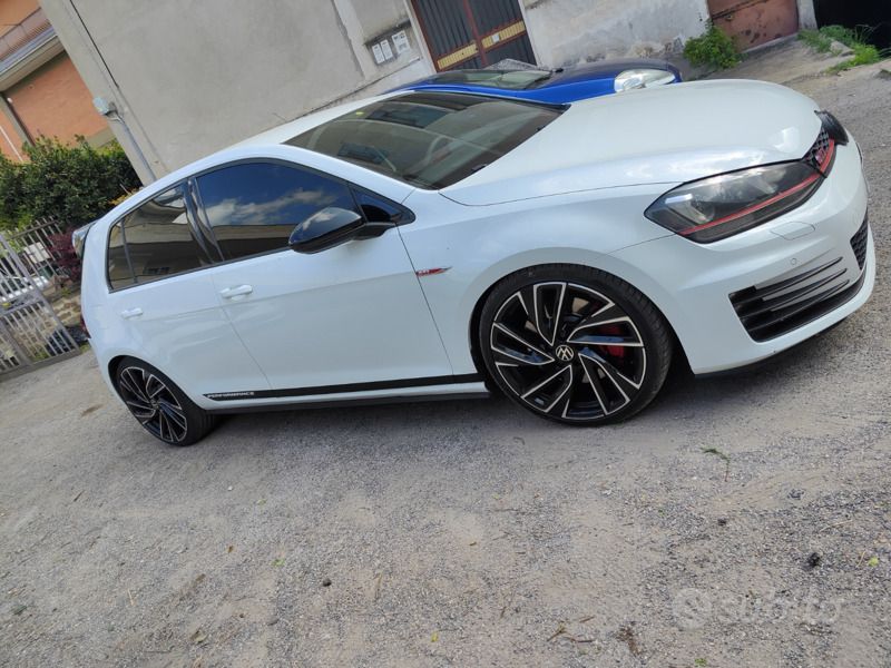 Usata 2014 VW Golf VII GTI Tre volumi | 22.500 € (Buon prezzo) - Immagine 1/4