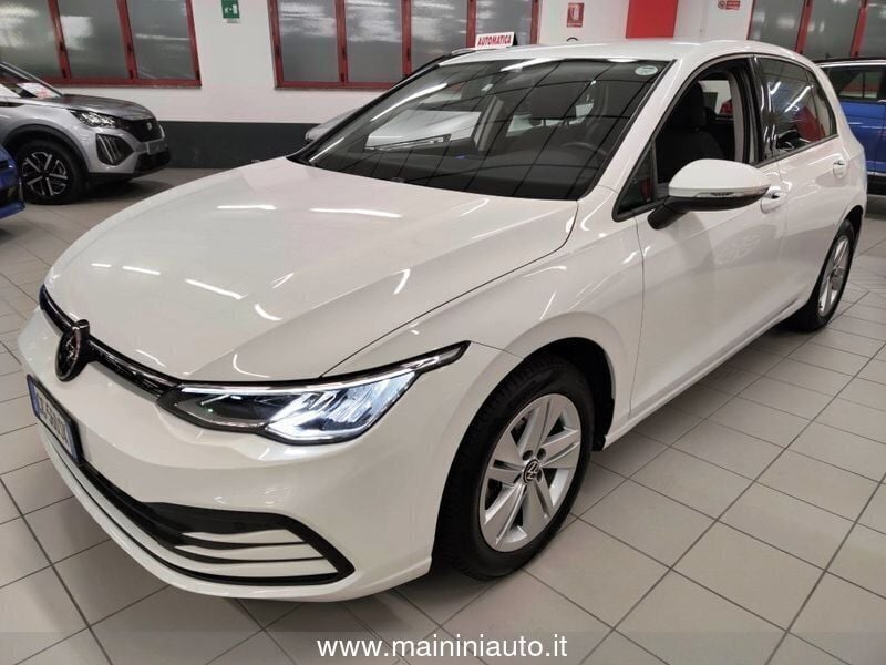Bianco Usata 2022 VW Golf VIII Life Due volumi | 21.400 € (Buon prezzo) - Immagine 1/4