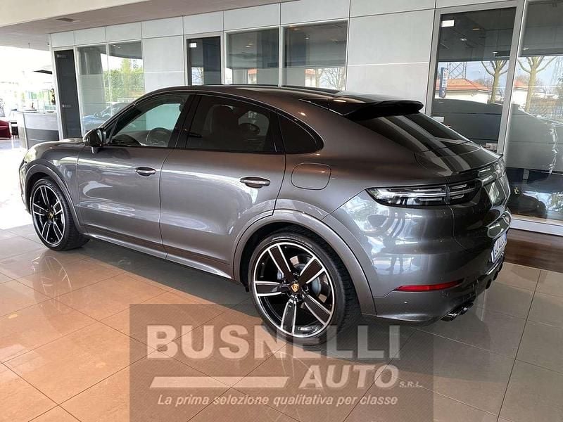 Usata Porsche Cayenne Sport 462 CV (339 kW) 2022 Grigio quarzite SUV