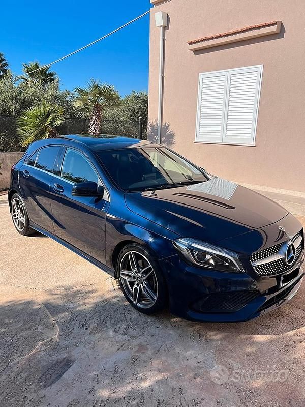 Blu Usata 2017 Mercedes A200 AMG Due volumi | 15.500 € (Buon prezzo) - Immagine 1/4