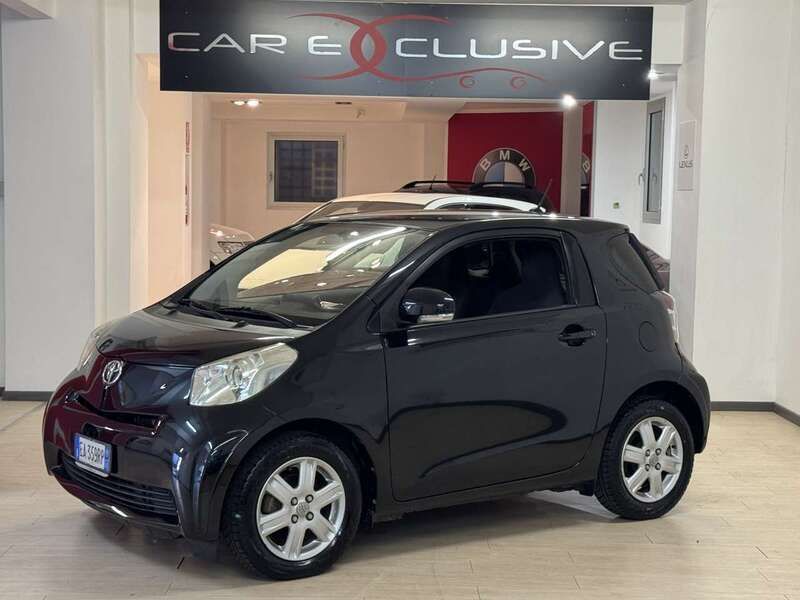 Nero Usata 2009 Toyota iQ Due volumi | 8950 € (Cara) - Immagine 1/4