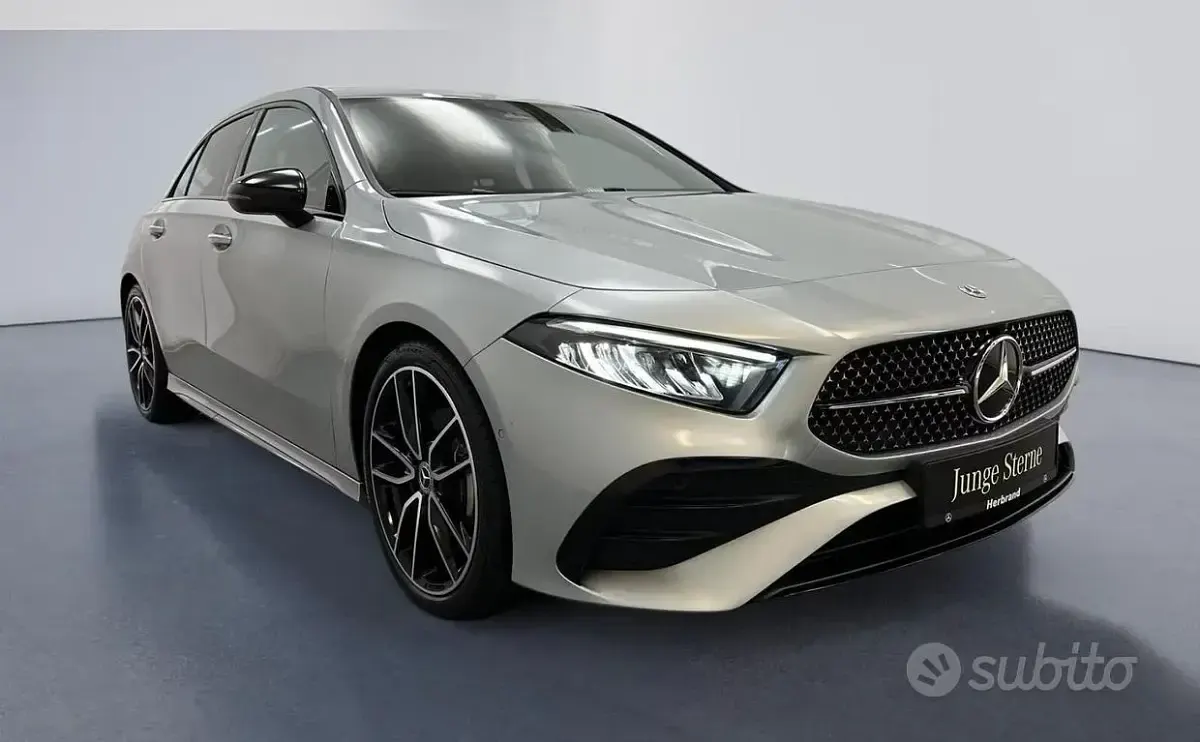 Usata Mercedes A200 AMG Line Premium 150 CV (110 kW) 2025 Grigio Berlina