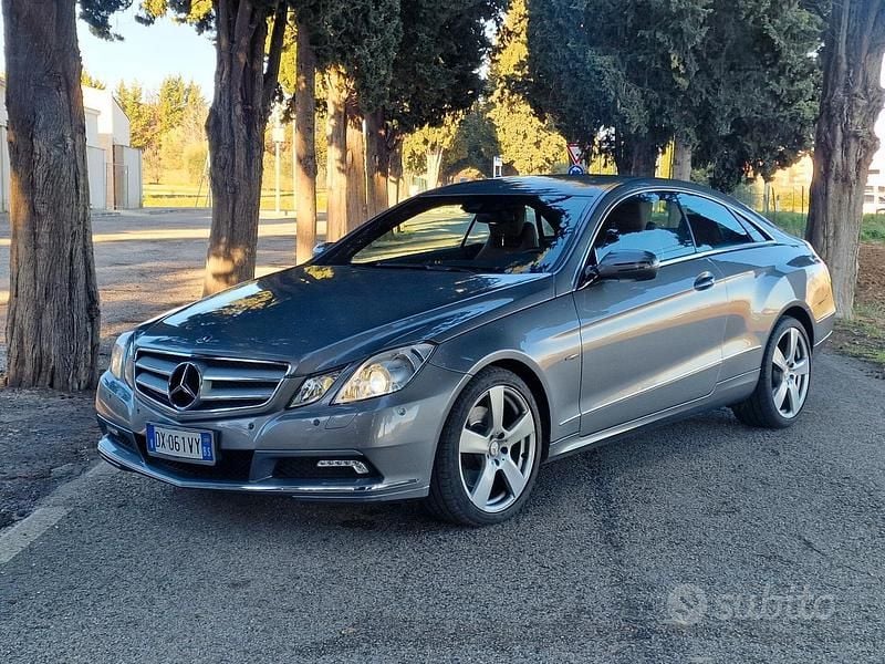 Grigio Usata 2009 Mercedes E350 Coupé | 20.000 € - Immagine 1/4