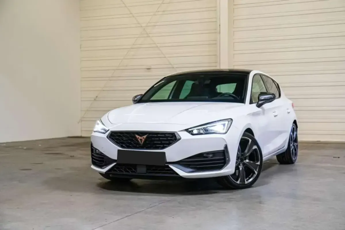 Usata Cupra Leon VZ 300 CV (220 kW) 2024 Bianco Berlina