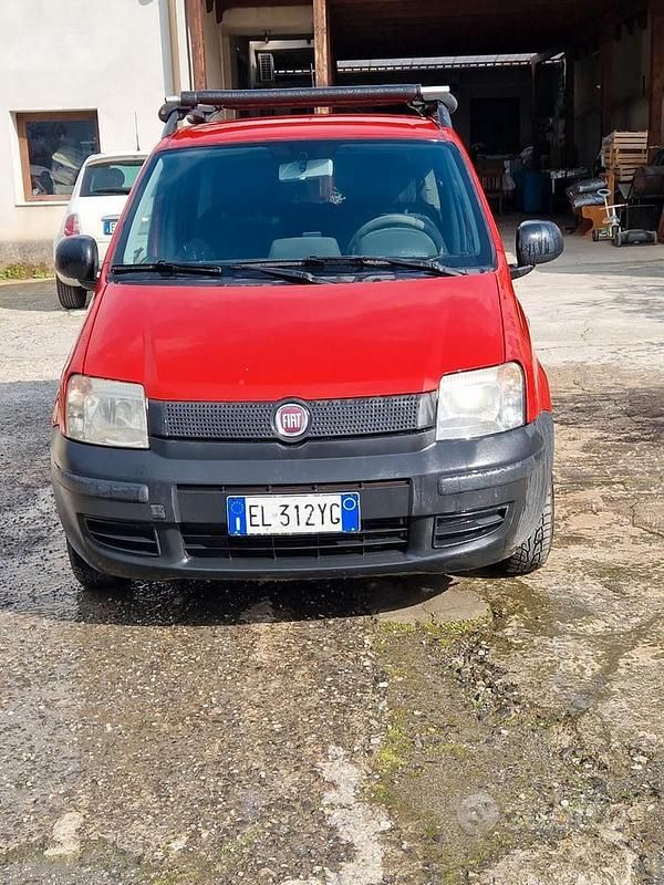 Usata Fiat Panda 95 CV (69 kW) 2012 Rosso Utilitaria
