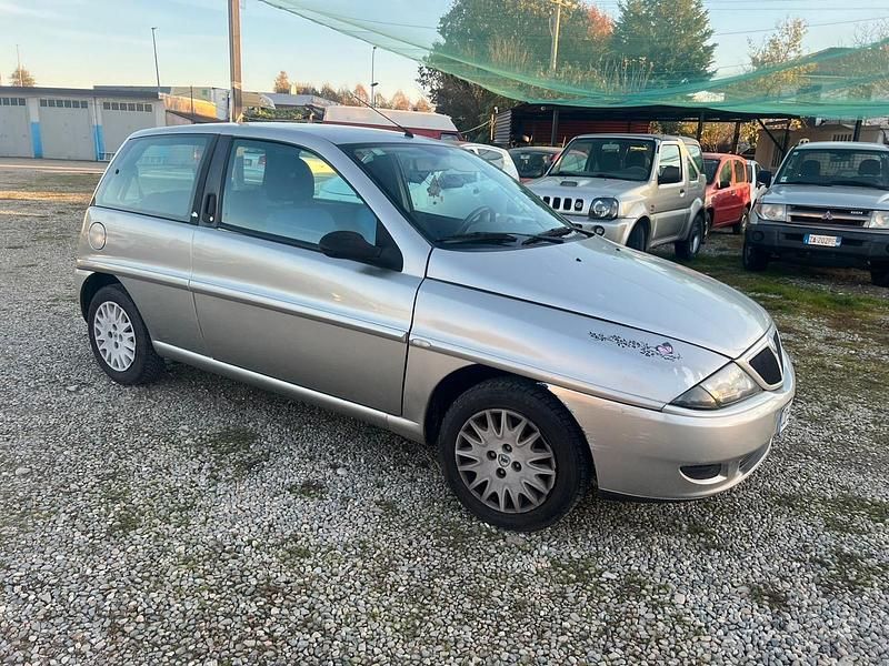 Gebraucht Lancia Ypsilon 59 PS (43 kW) 2002 Beige Kleinwagen