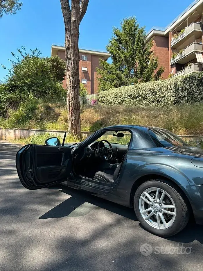 Usata Mazda MX5 126 CV (92 kW) 2011 Grigio Cabrio
