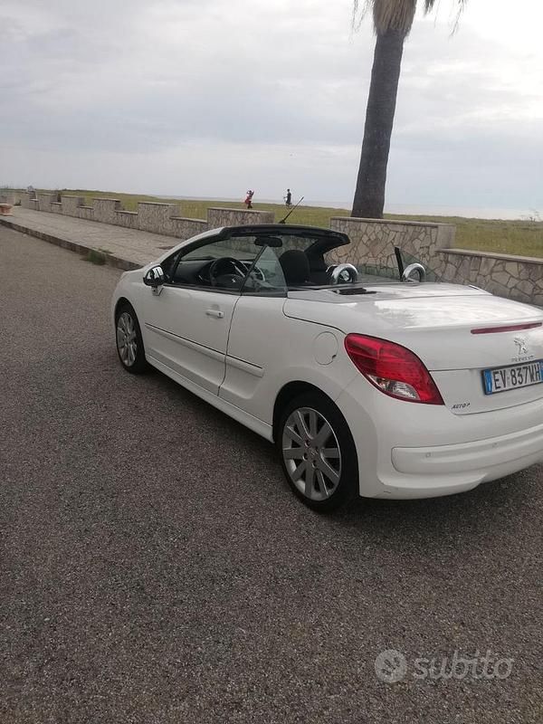 Begagnad Peugeot 207 112 HK (82 kW) 2014 Vit Cab