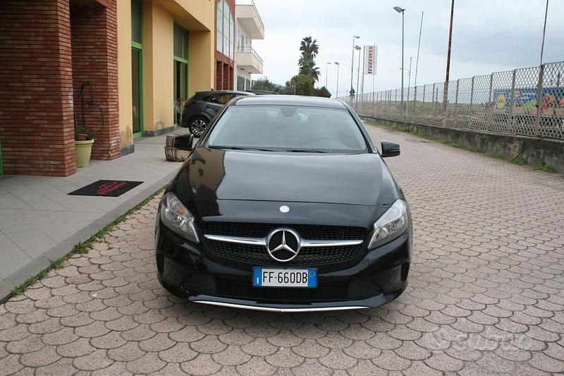 Usata Mercedes A180 108 CV (79 kW) 2016 Nero Berlina