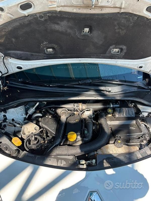 Usata Renault Clio II 75 CV (55 kW) 2011 Bianco Berlina