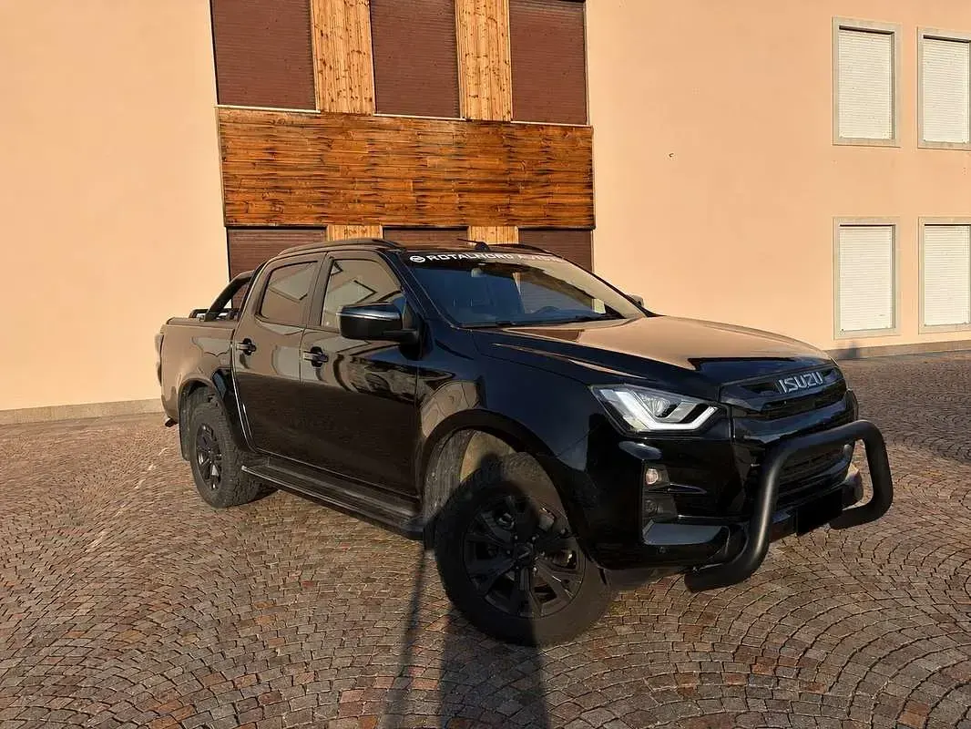 Usata Isuzu D-Max 163 CV (119 kW) 2024 Nero SUV