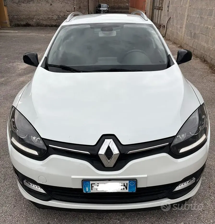 Usata Renault Mégane GrandTour LIMITED 110 CV (80 kW) 2015 Bianco Station wagon