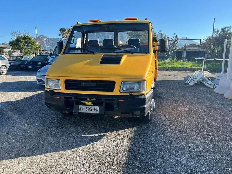 Usata Iveco Daily 116 CV (85 kW) 1993 Giallo