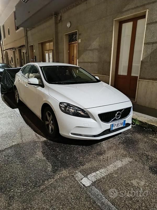 Usata Volvo V40 2017 Bianco Berlina