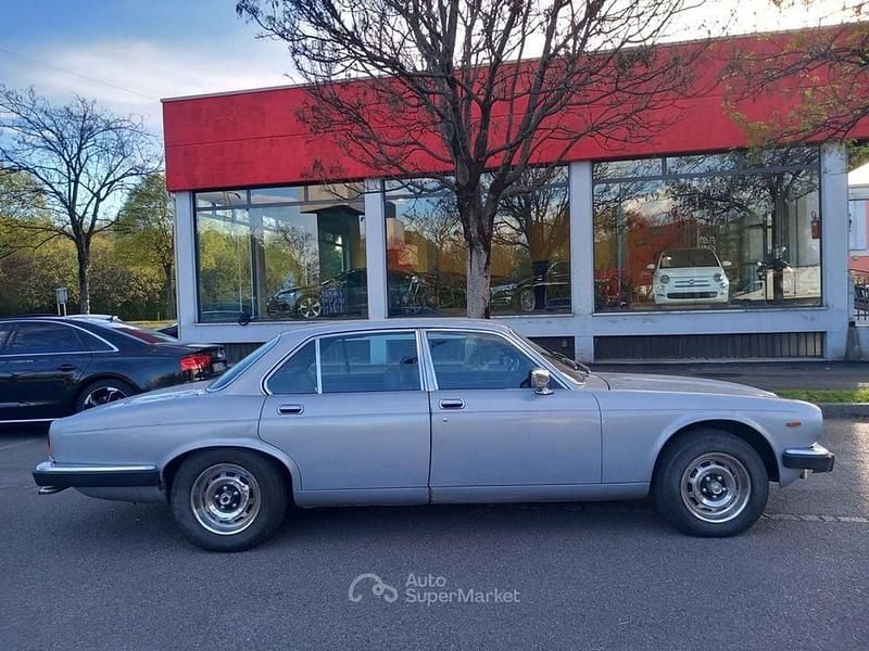 Usata Jaguar XJ S 205 CV (150 kW) 1981 Argento Berlina