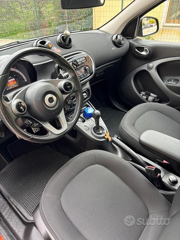 Usata Smart ForFour 90 CV (66 kW) 2019 Utilitaria