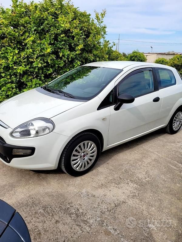 Bianco Usata 2009 Fiat Punto Due volumi | 5000 € (Molto cara) - Immagine 1/4