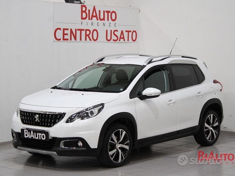 Usata Peugeot 2008 Allure 100 CV (73 kW) 2017 Bianco SUV