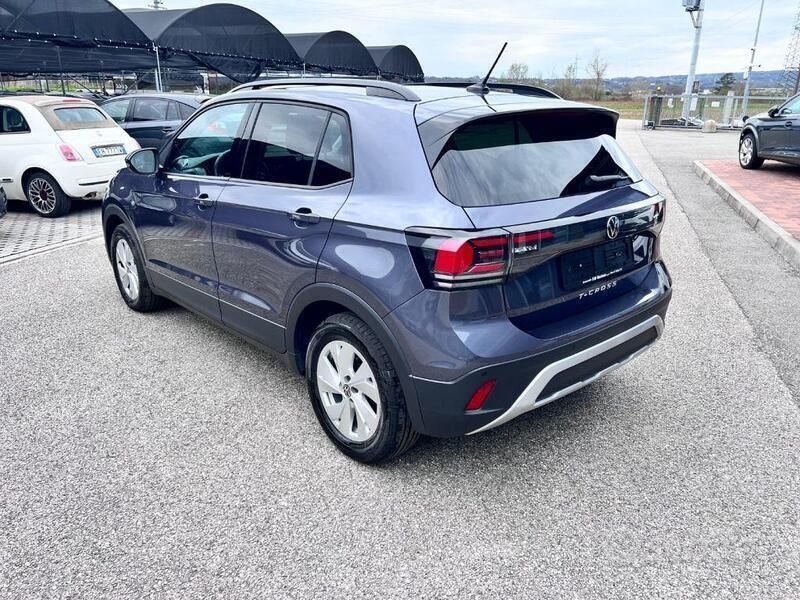 Usata VW T-Cross Life 95 CV (69 kW) 2024 Grigio scuro SUV