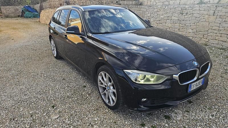 Usata BMW 316 Sport Line 116 CV (85 kW) 2013 Nero Station wagon