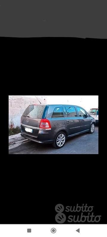 Usata Opel Zafira 150 CV (110 kW) 2010 Grigio Monovolume