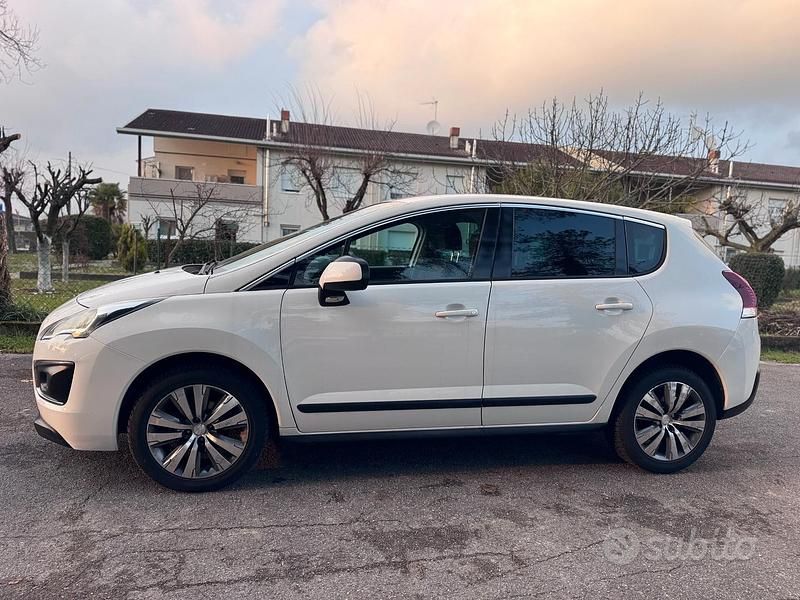 Usata Peugeot 3008 Business-Line 115 CV (84 kW) 2014 Bianco Station wagon