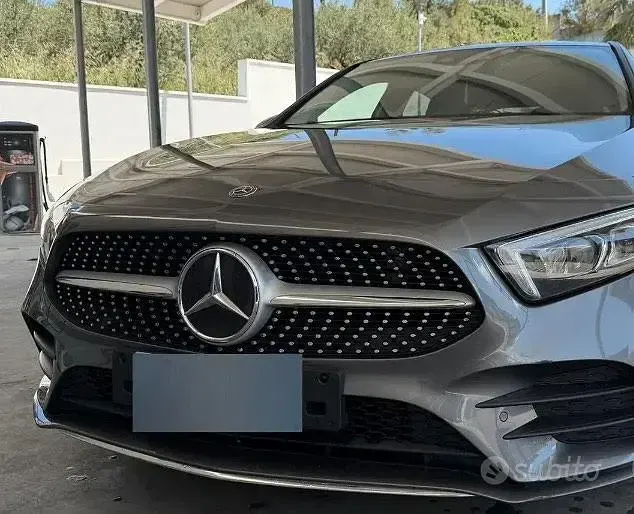 Usata Mercedes A180 Premium 136 CV (100 kW) 2019 Grigio Berlina