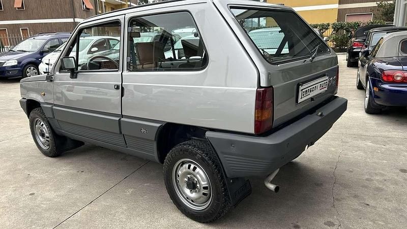 Usata Fiat Panda 4x4 48 CV (35 kW) 1985 Argento metallizato Utilitaria
