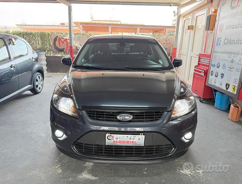 Usado Ford Focus Titanium 90 HP (66 kW) 2009 Cinzento Sedan