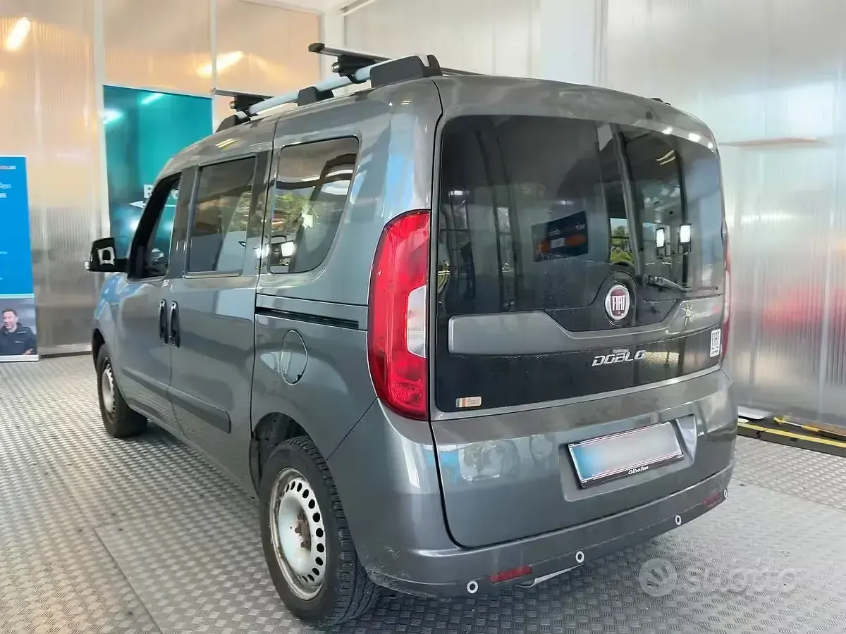 Usata Fiat Doblò Lounge 120 CV (88 kW) 2017 Grigio Monovolume