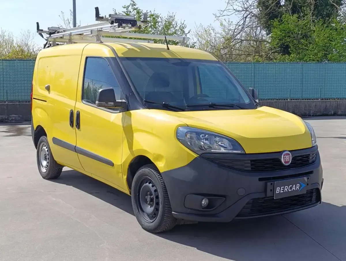 Usata Fiat Doblò Business 95 CV (69 kW) 2019 Giallo Monovolume