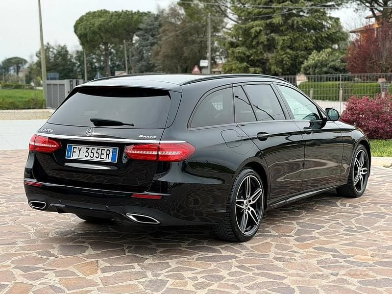 Usata Mercedes E220 AMG Line Premium Plus 194 CV (142 kW) 2019 Nero Station wagon