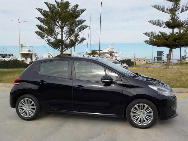Usata Peugeot 208 Active 2018 Nero Utilitaria