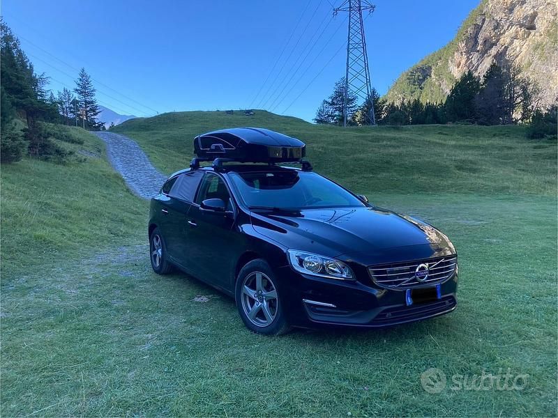 Usata Volvo V60 120 CV (88 kW) 2017 Nero Station wagon
