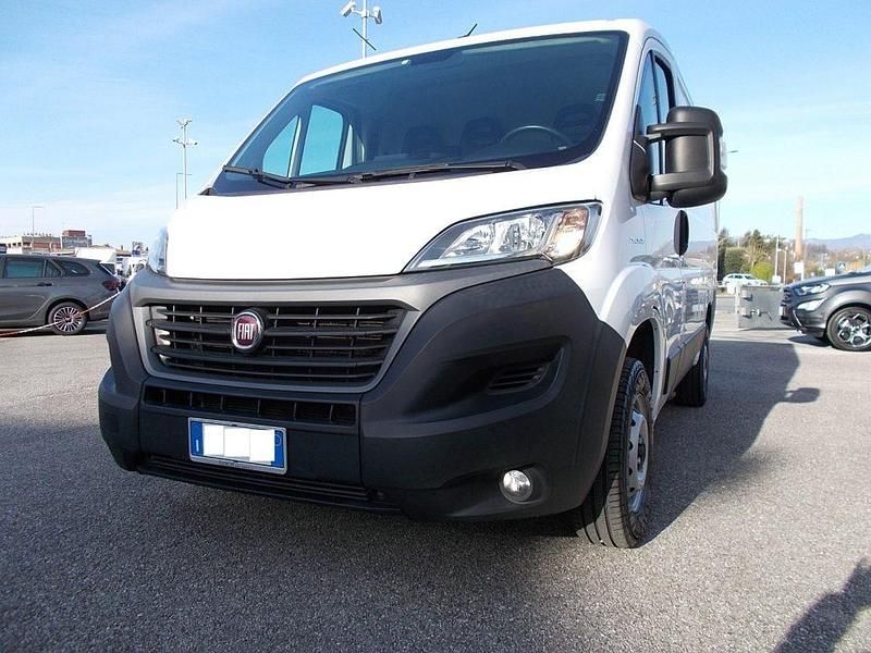 Usata Fiat Ducato 120 CV (88 kW) 2021 Bianco / pastello Furgone