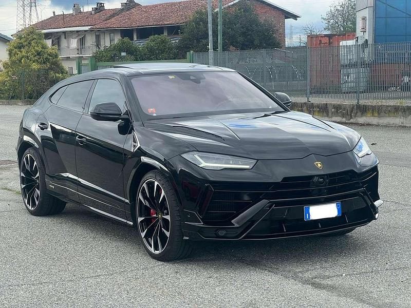Usata Lamborghini Urus 666 CV (489 kW) 2024 Nero SUV
