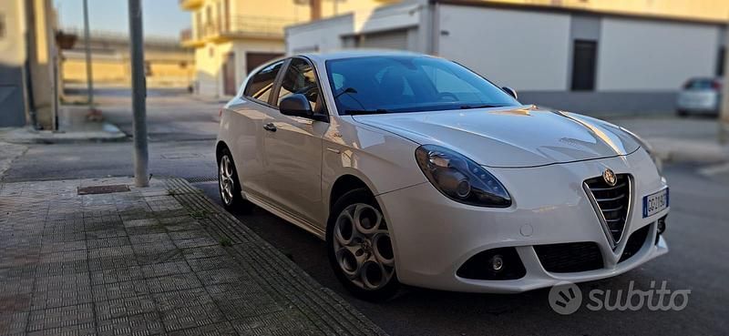 Usata Alfa Romeo Giulietta 150 CV (110 kW) 2015 Bianco Utilitaria