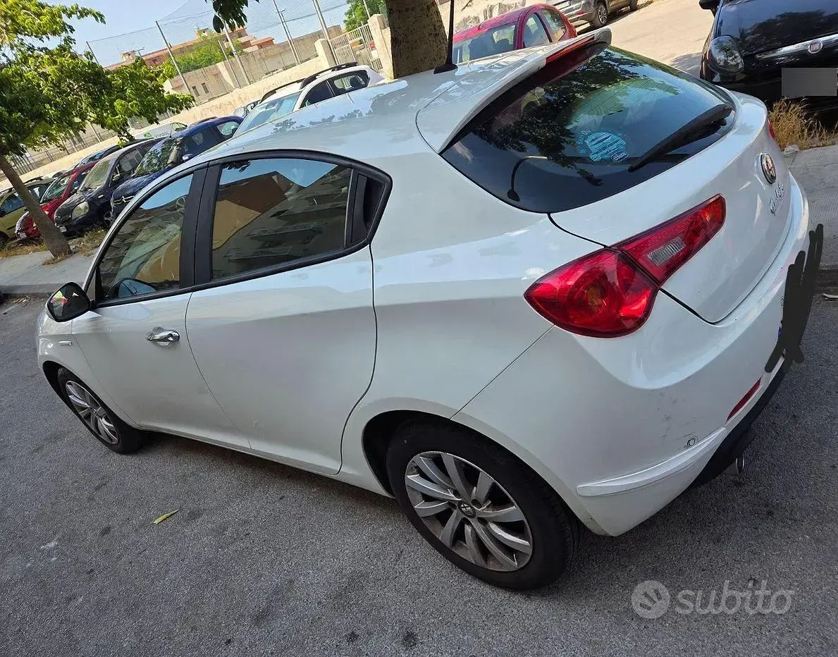 Usata Alfa Romeo Giulietta 120 CV (88 kW) 2016 Bianco Utilitaria
