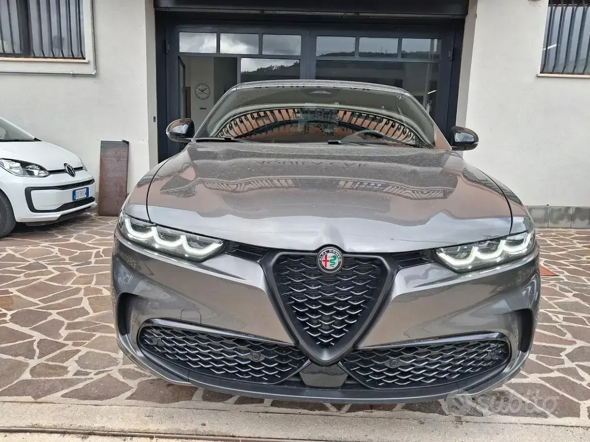 Ny Alfa Romeo Tonale Sprint 131 HK (96 kW) 2026 Grå SUV
