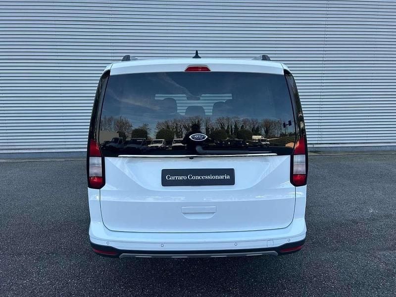 Usata Ford Tourneo Active 122 CV (89 kW) 2024 Bianco Furgone